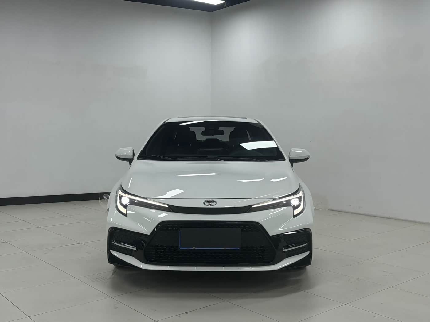 Toyota Levin 1.2 л 2023 г. Белый, пробег 3500 км