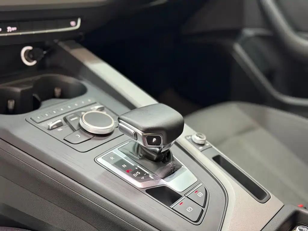 Audi A4L — миниатюра 11