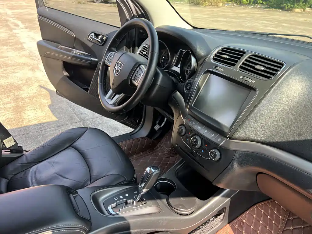 Dodge Journey — миниатюра 12