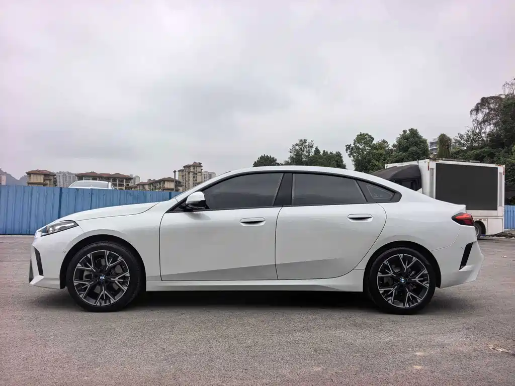 BMW 2 Series — миниатюра 5
