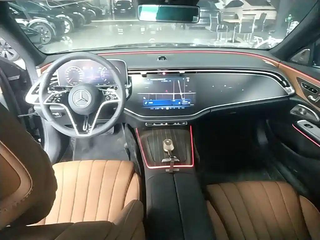 Mercedes-Benz E-Class — миниатюра 10