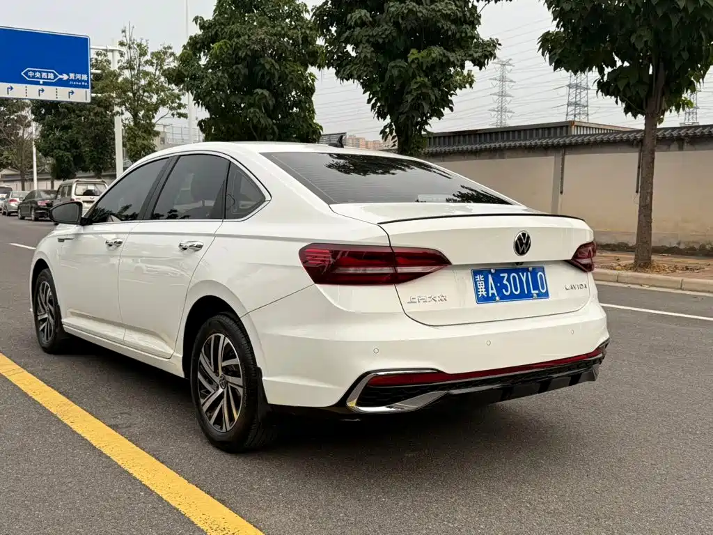 Volkswagen Lavida — миниатюра 11