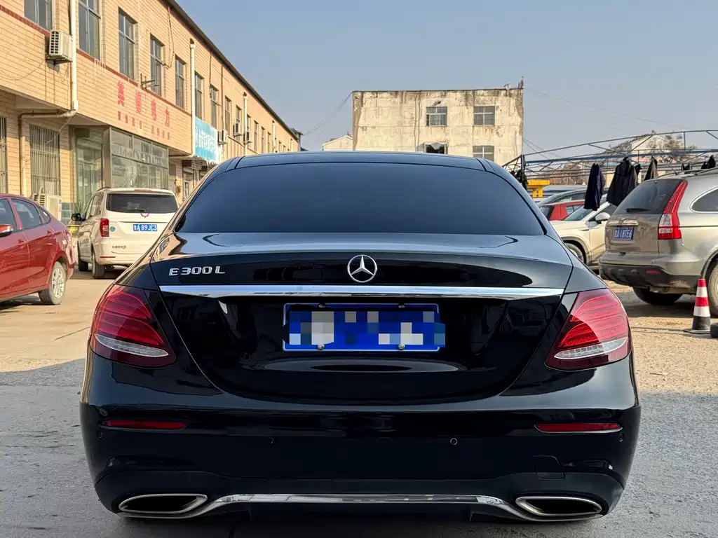 MERCEDES-BENZ E CLASS