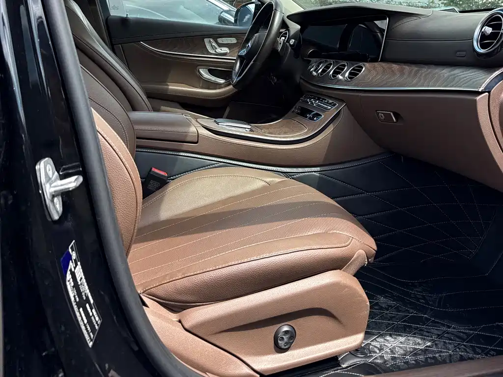 Mercedes-Benz E-Class — миниатюра 23