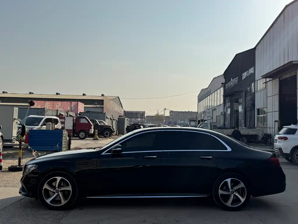 MERCEDES-BENZ E CLASS