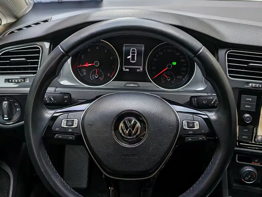 Volkswagen Golf — миниатюра 9