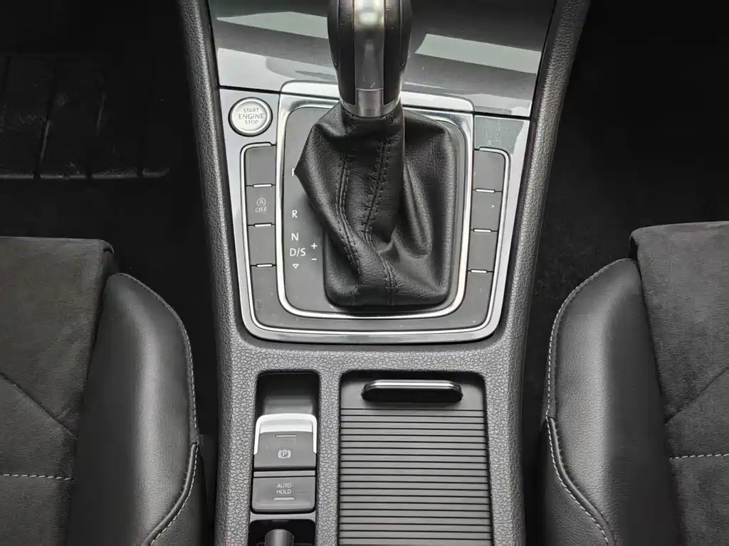 Volkswagen Golf — миниатюра 11