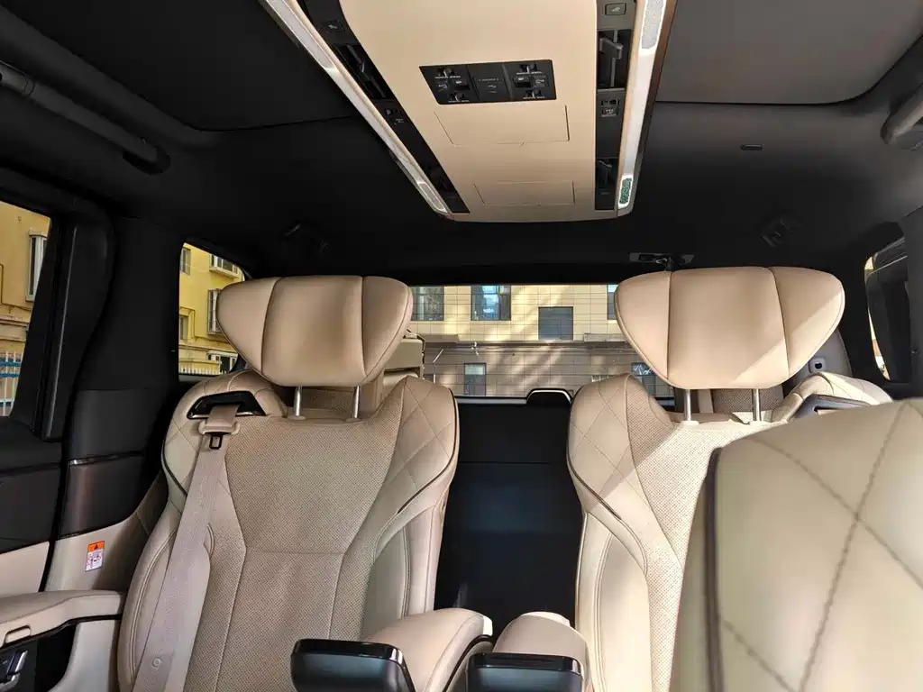 Toyota Alphard — миниатюра 5