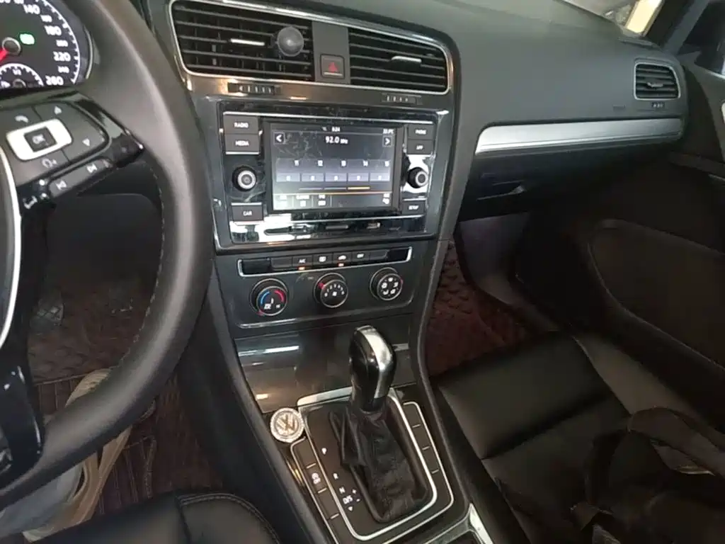 Volkswagen Golf — миниатюра 13