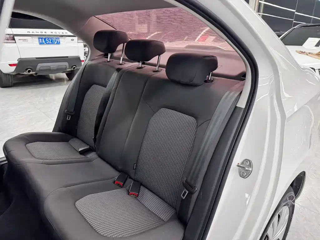 Volkswagen Santana — миниатюра 13