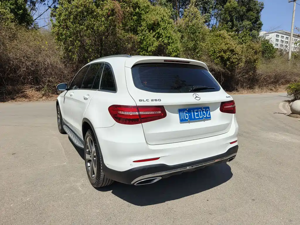 MERCEDES-BENZ GLC