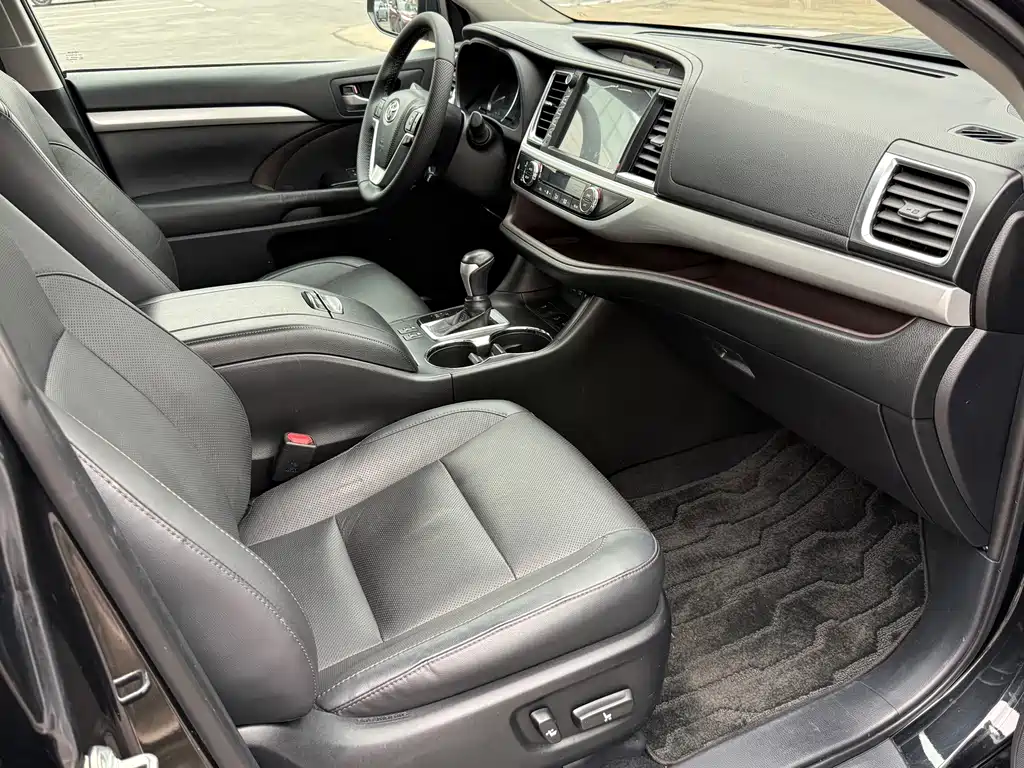 Toyota Highlander — миниатюра 10