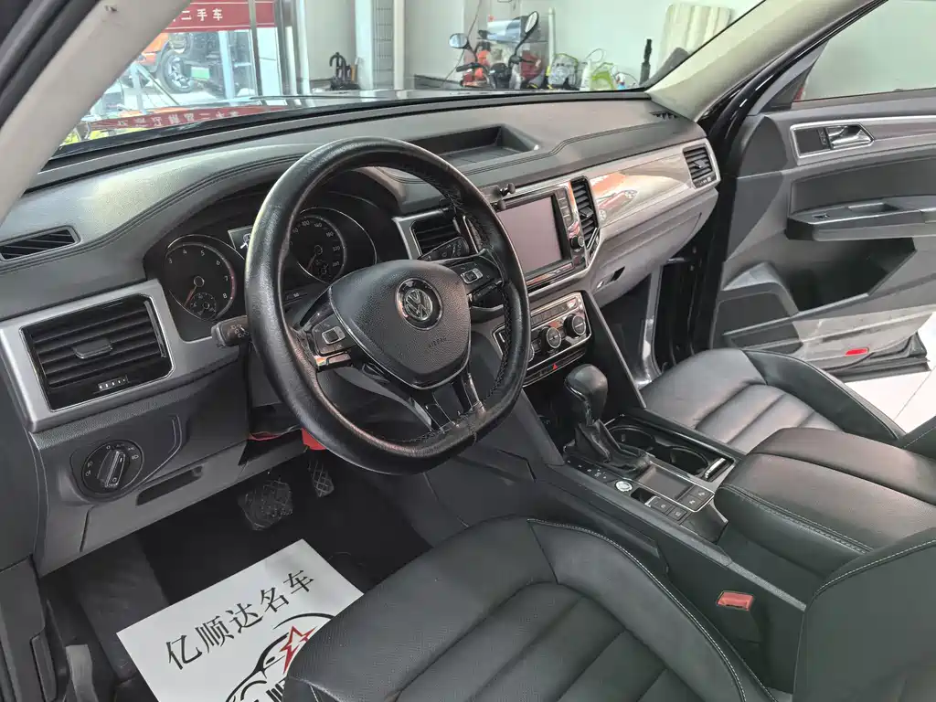 Volkswagen Teramont — миниатюра 5