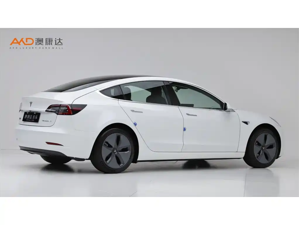 Tesla Model 3 — миниатюра 3