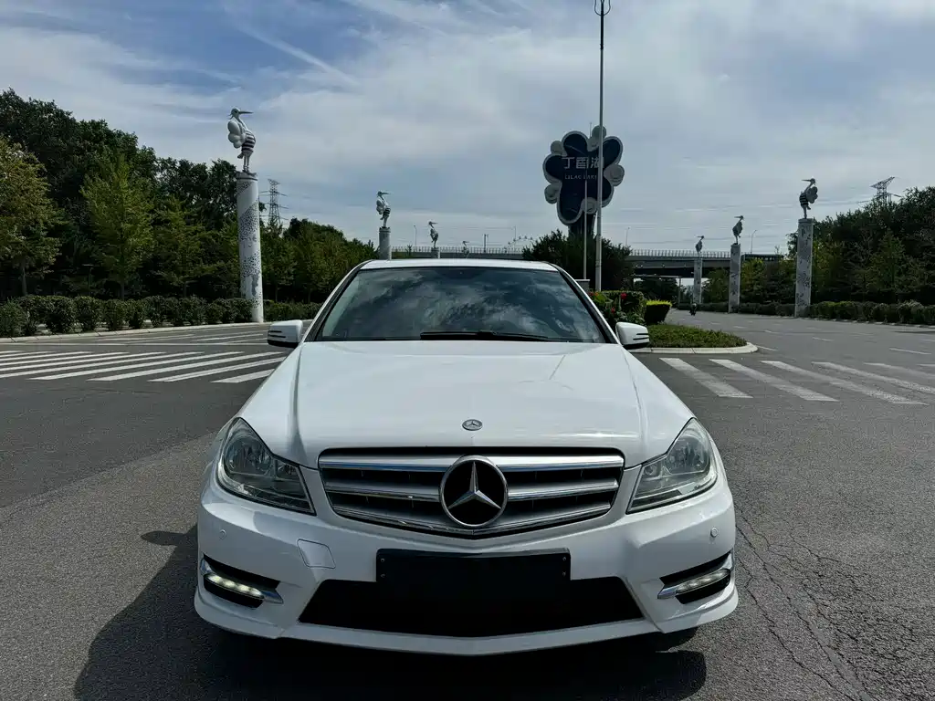 Mercedes-Benz C-Class — миниатюра 2
