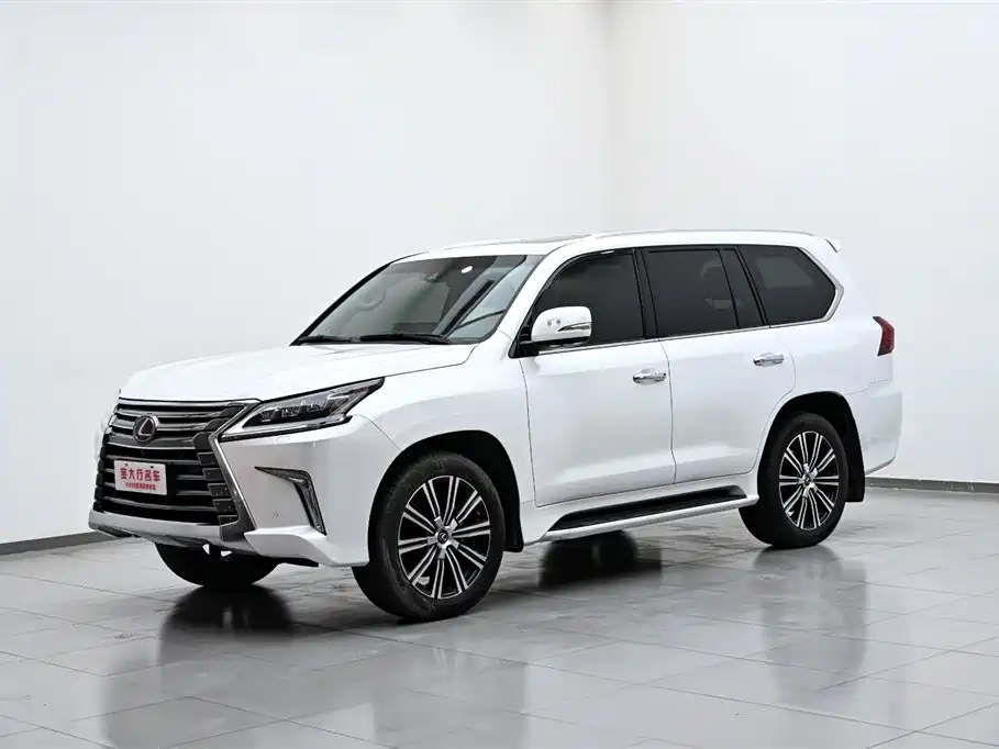 Lexus LX 2022