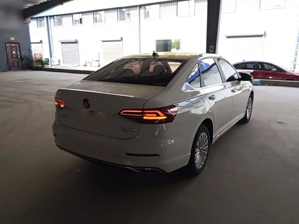 Volkswagen Lavida — миниатюра 7