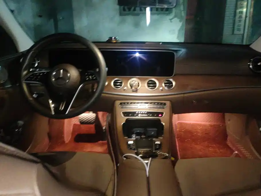 Mercedes-Benz E-Class — миниатюра 12