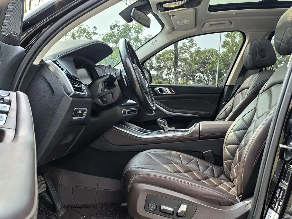 BMW X5 2022 xDrive 30Li M Sport