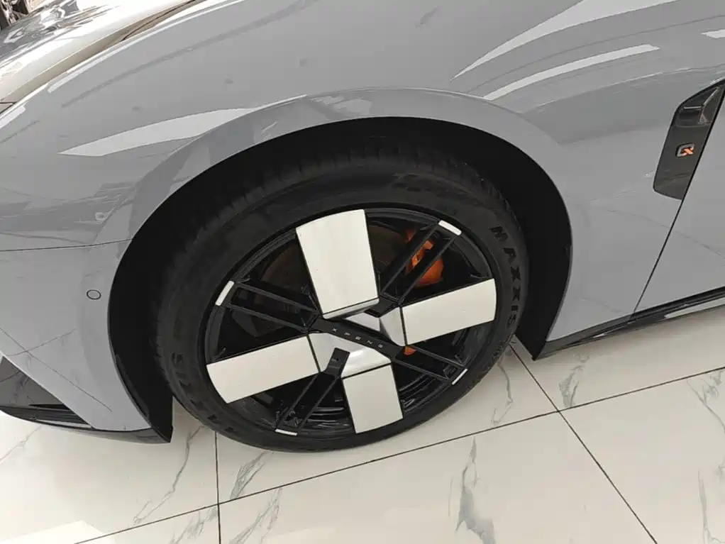 XPeng P7 — миниатюра 23