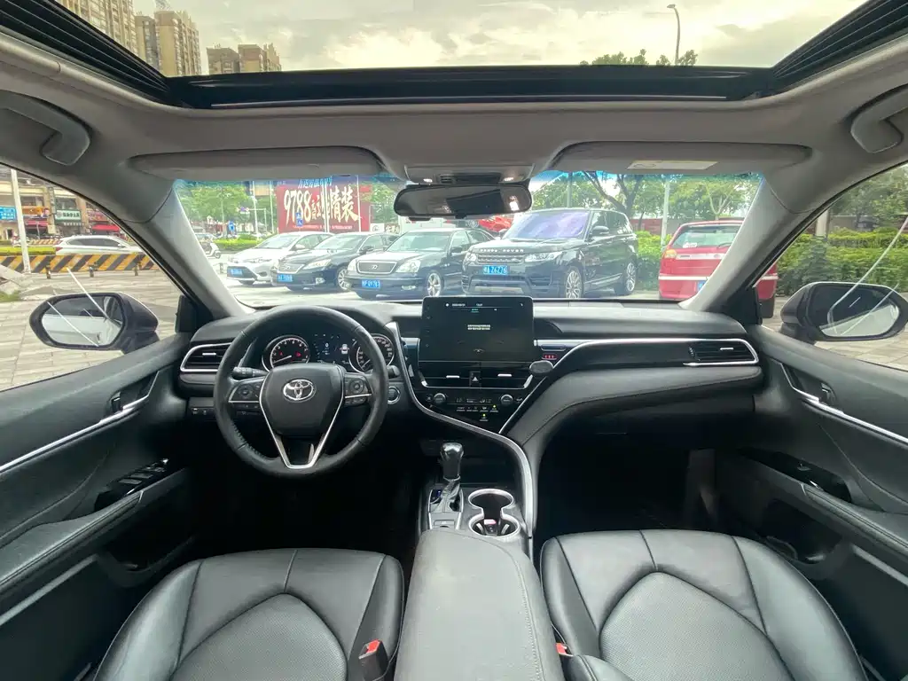 Toyota Camry — миниатюра 18