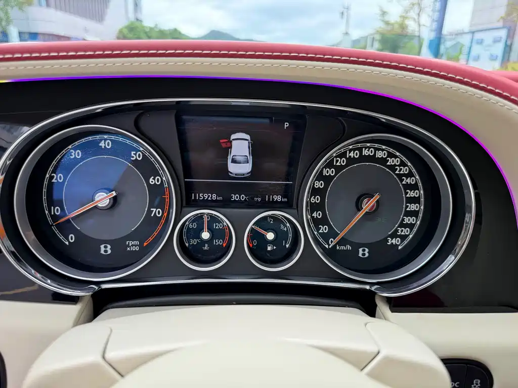 Bentley Flying Spur — миниатюра 23