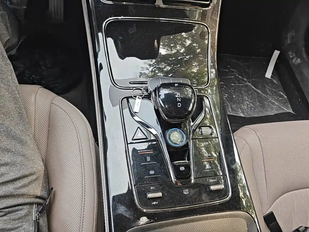 BYD Han — миниатюра 14