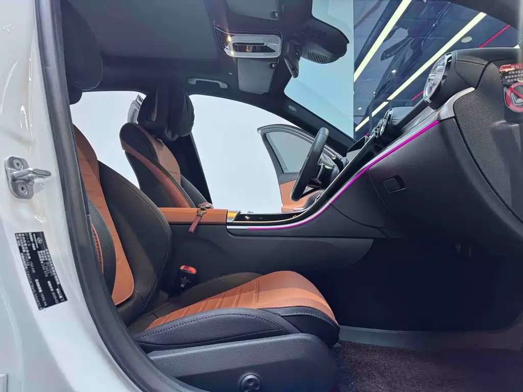 Mercedes-Benz C-Class — миниатюра 12