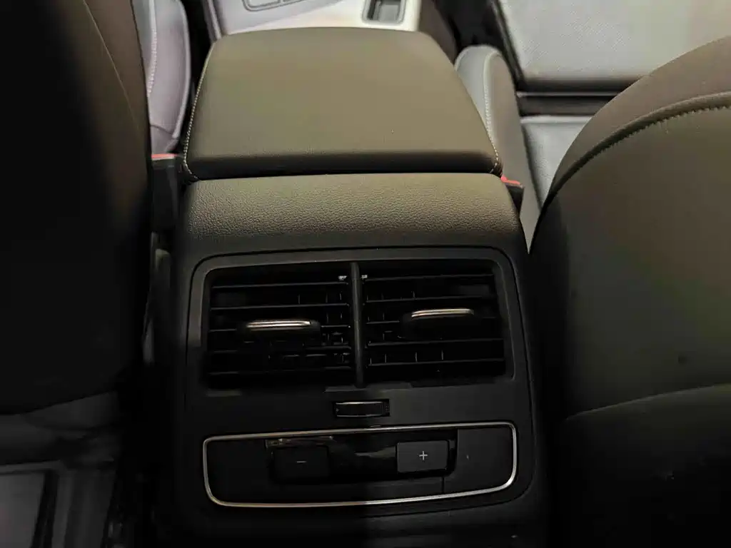 Audi A4L — миниатюра 5