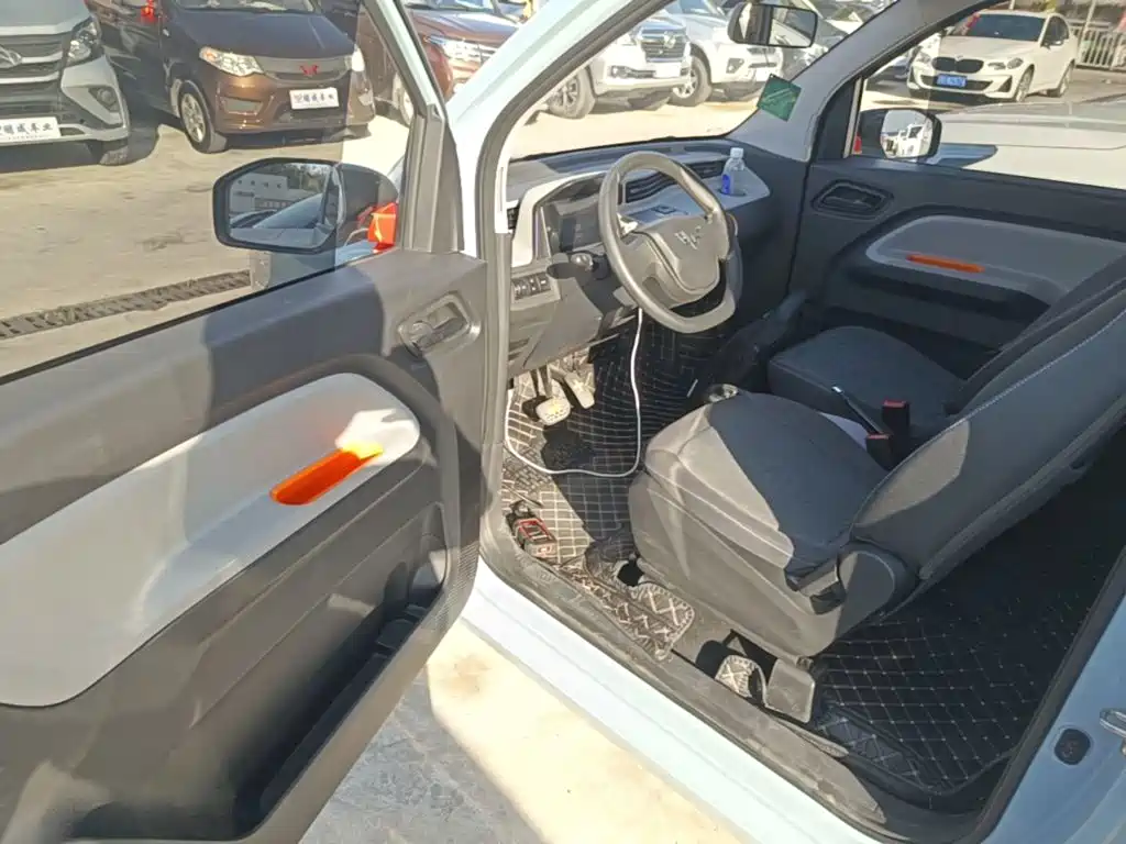 Wuling MINIEV — миниатюра 16
