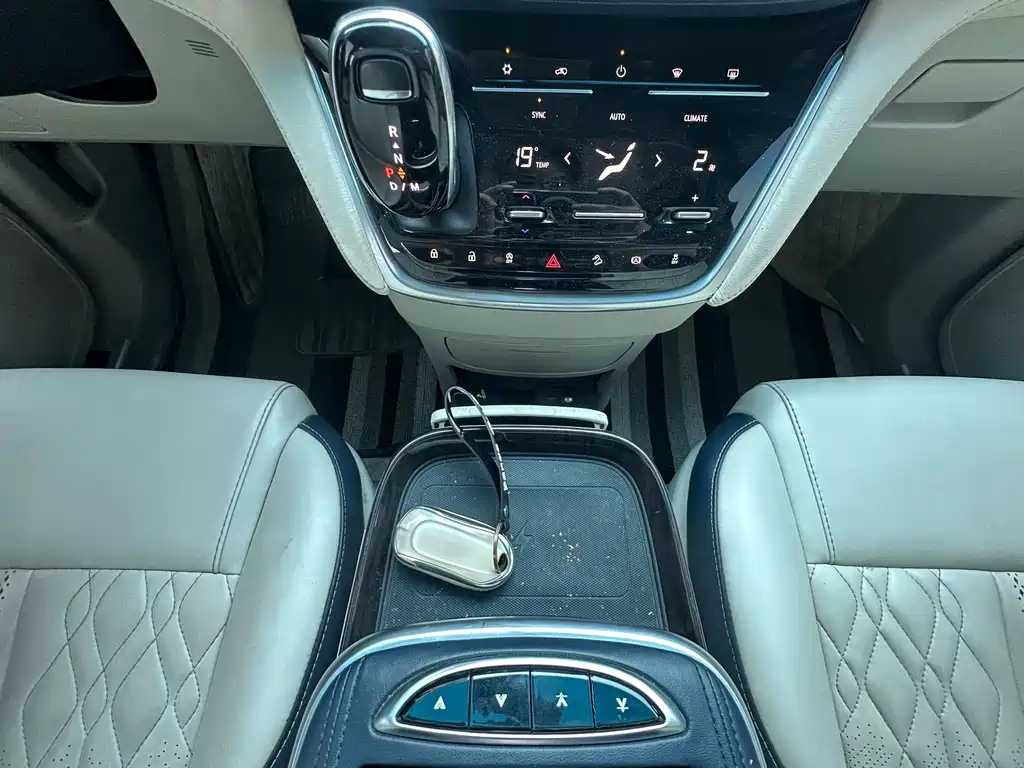 Buick GL8 — миниатюра 18