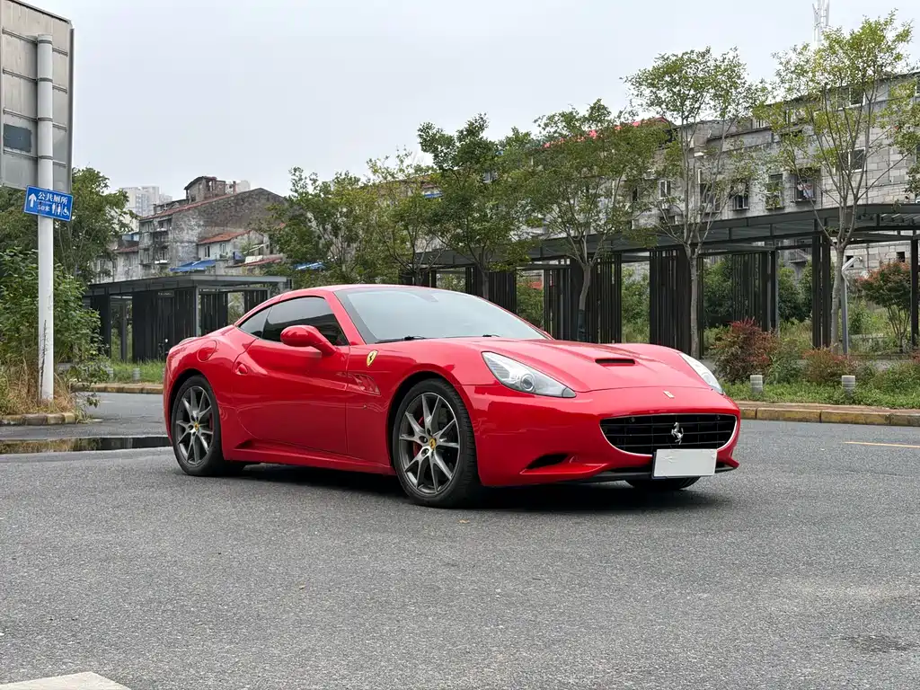 Ferrari California T — миниатюра 3