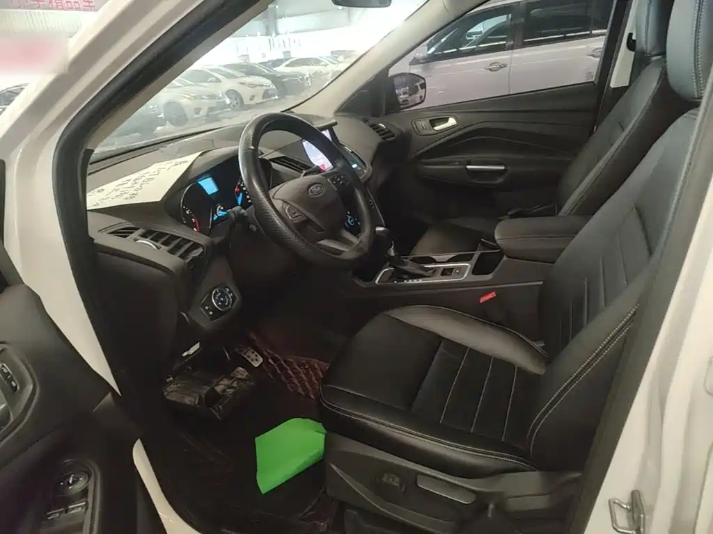 Ford Kuga — миниатюра 15