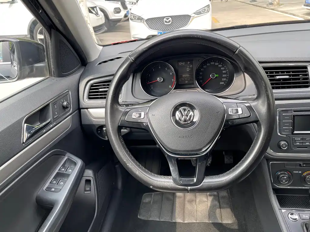 Volkswagen Lavida — миниатюра 10