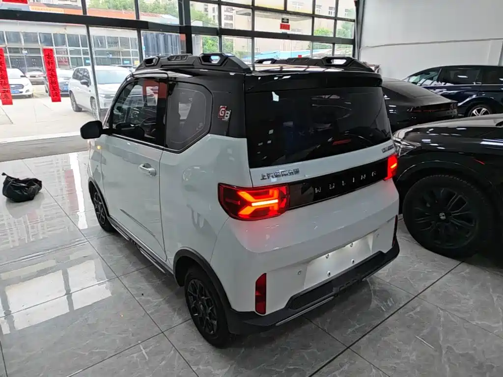 Wuling MINIEV — миниатюра 5