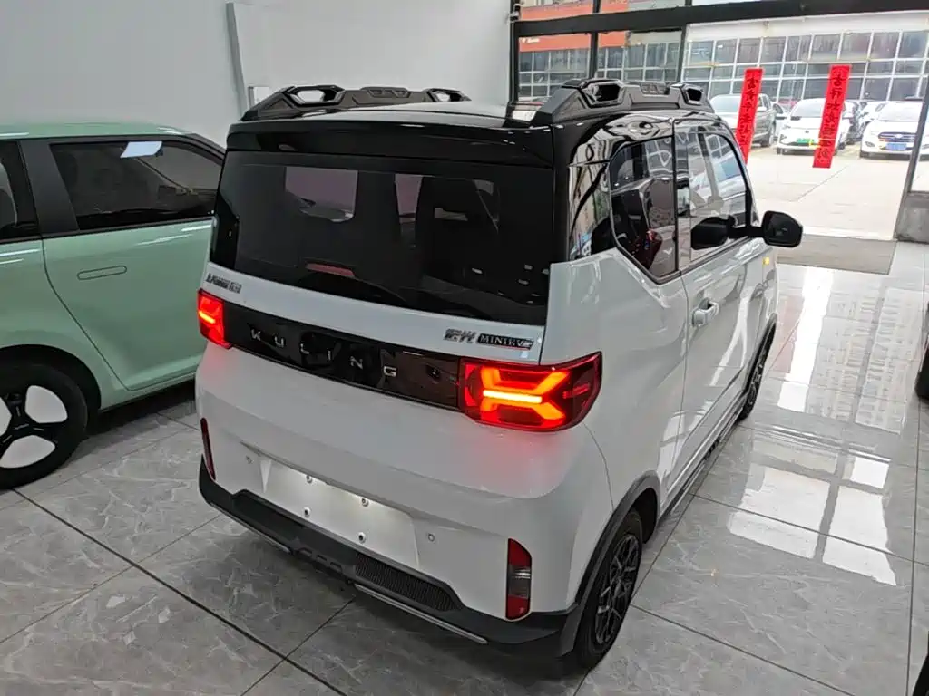 Wuling MINIEV — миниатюра 7
