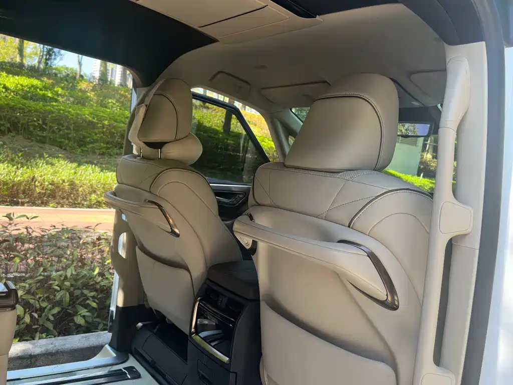 Toyota Vellfire — миниатюра 17
