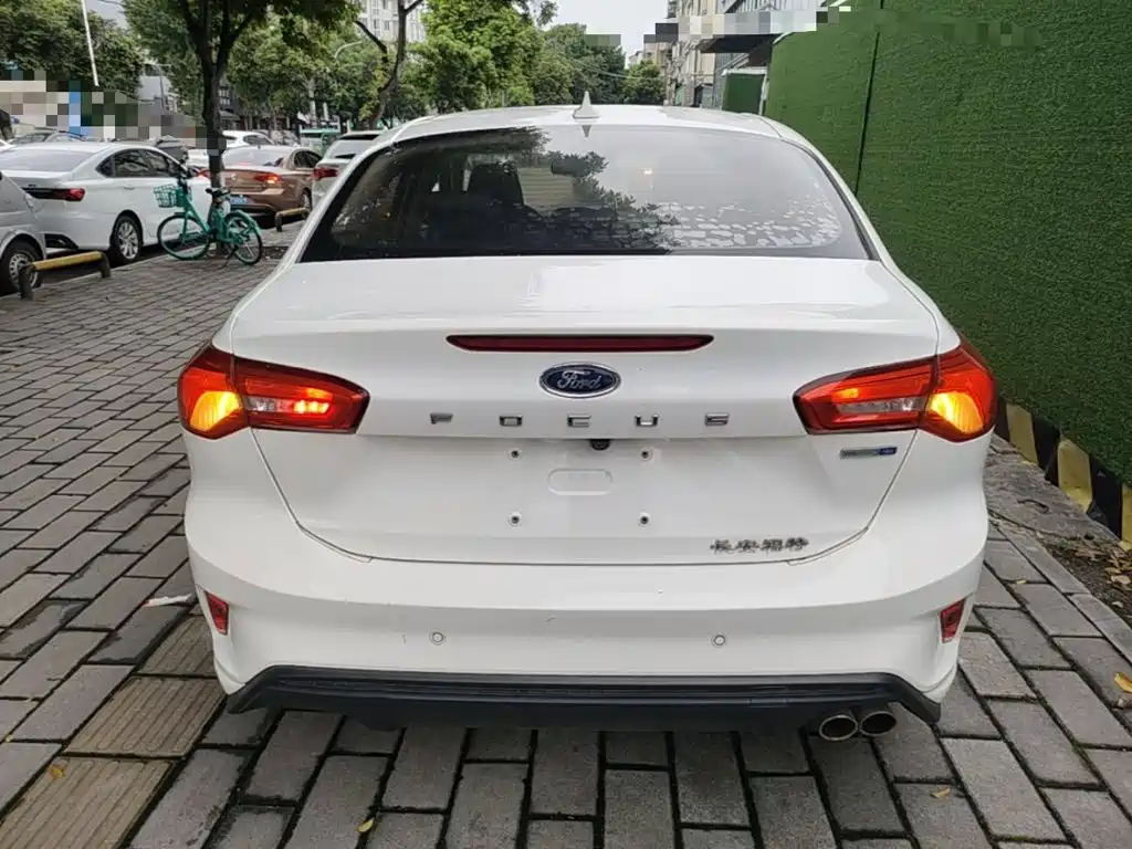 Ford Focus — миниатюра 6