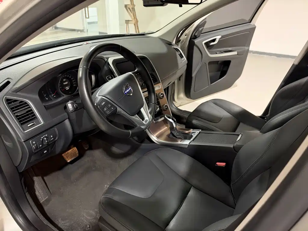 Volvo XC60 — миниатюра 11