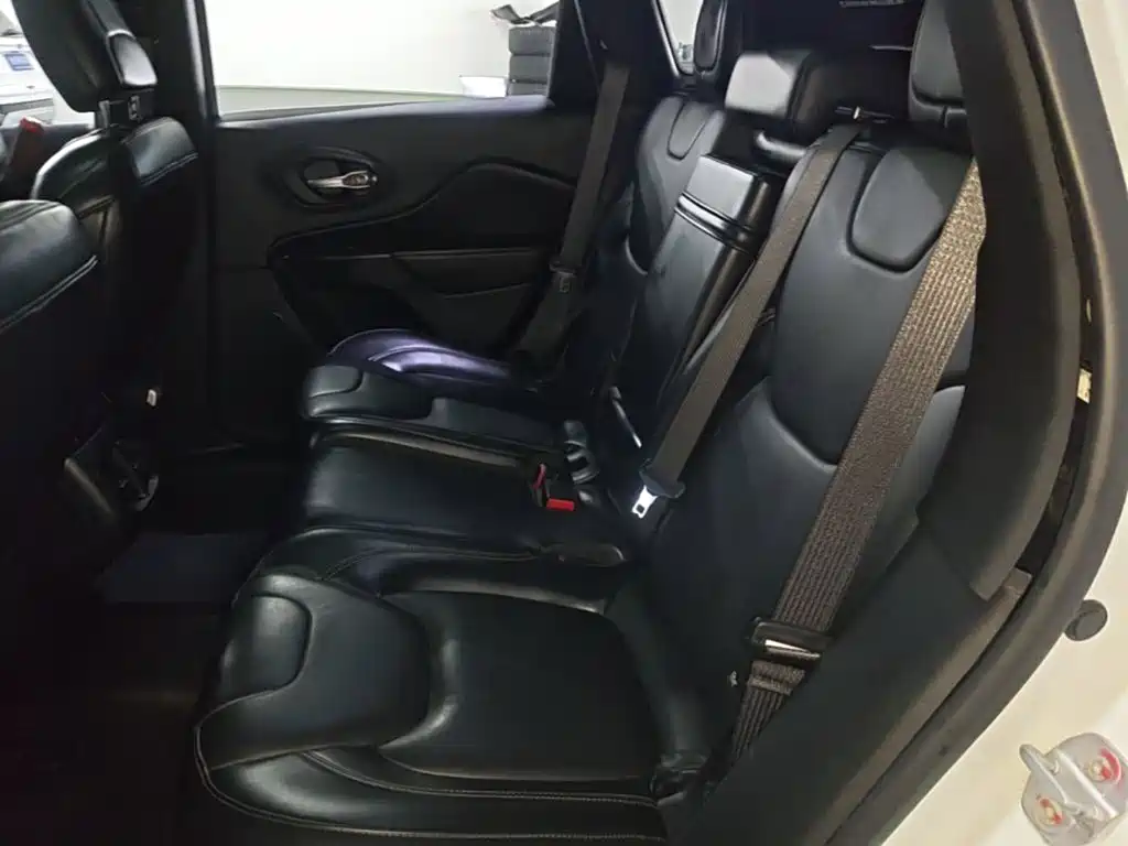 Jeep Cherokee — миниатюра 17