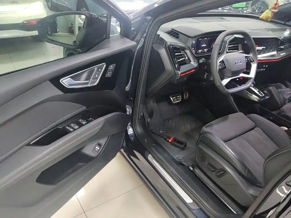 Audi Q4 e-tron — миниатюра 16