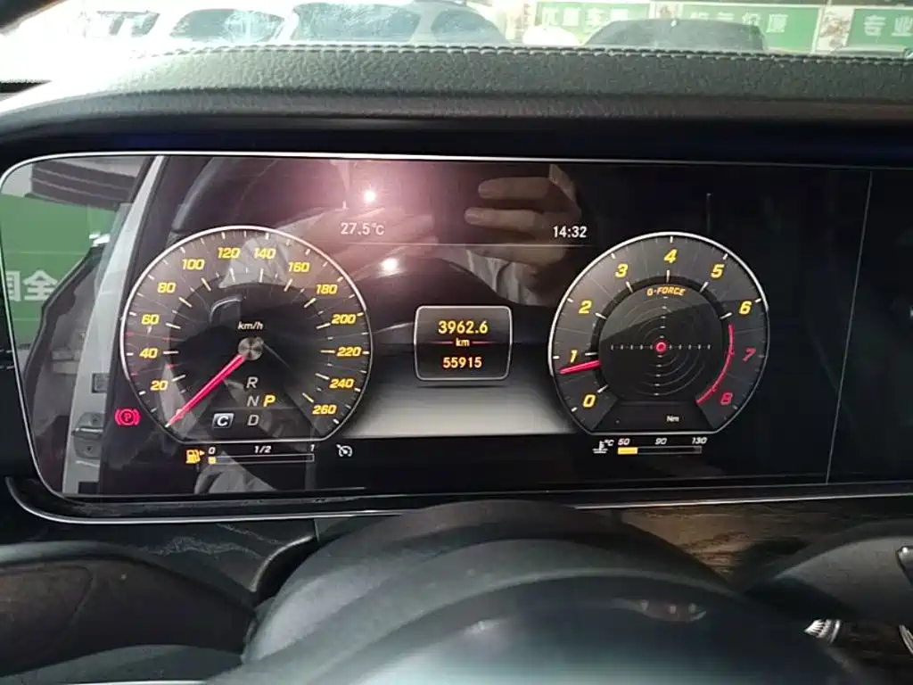 Mercedes-Benz E-Class — миниатюра 12