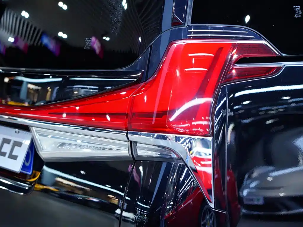 Lexus LM — миниатюра 10