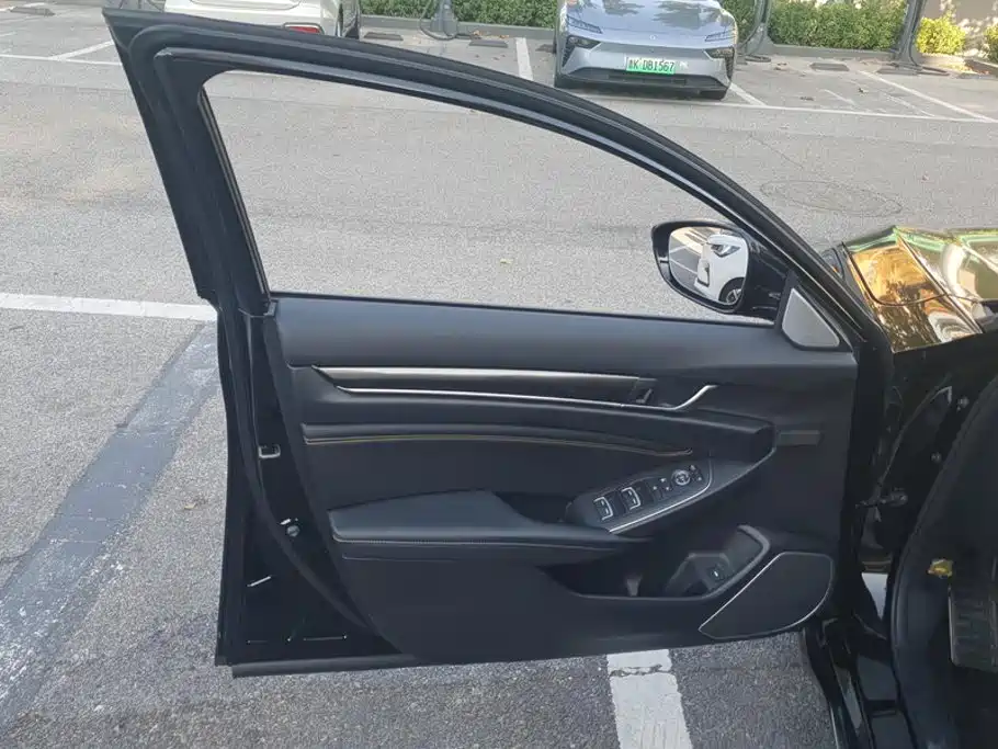 Honda Accord — миниатюра 7