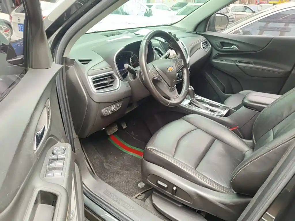 Chevrolet Equinox — миниатюра 16