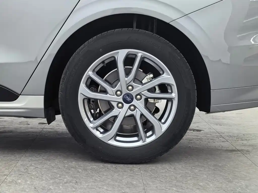 Ford Mondeo — миниатюра 14