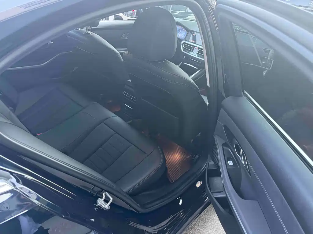 BMW 3 Series — миниатюра 8