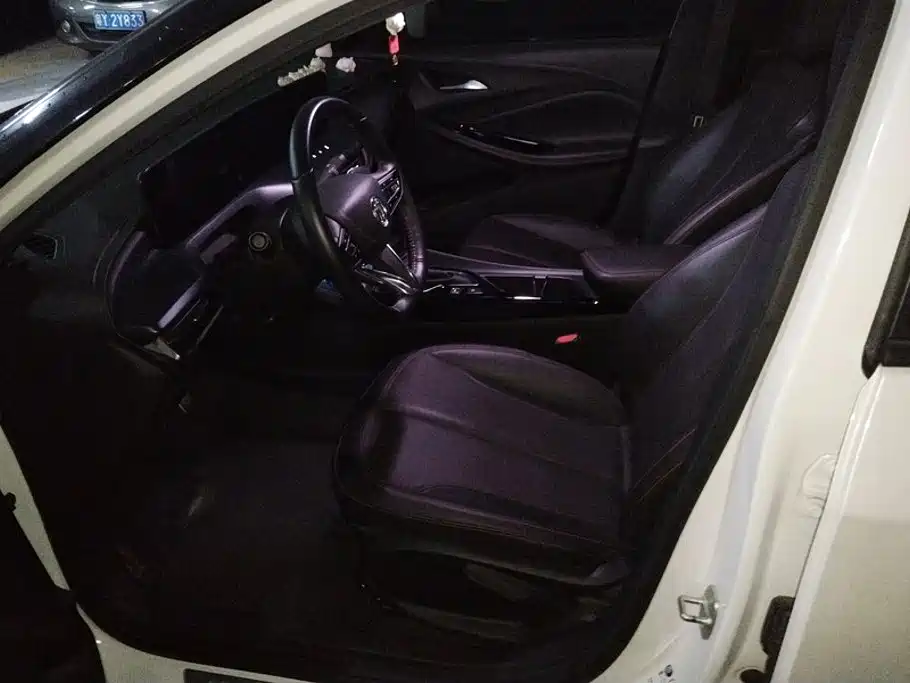 Buick Verano — миниатюра 9