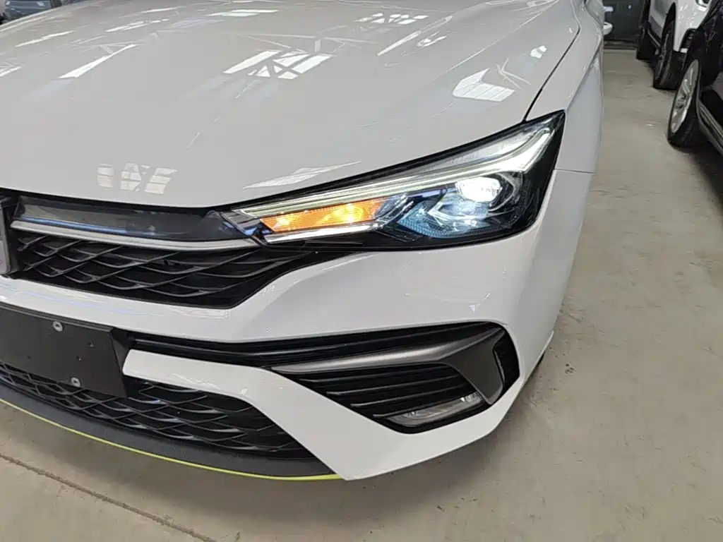 Roewe i5 — миниатюра 24