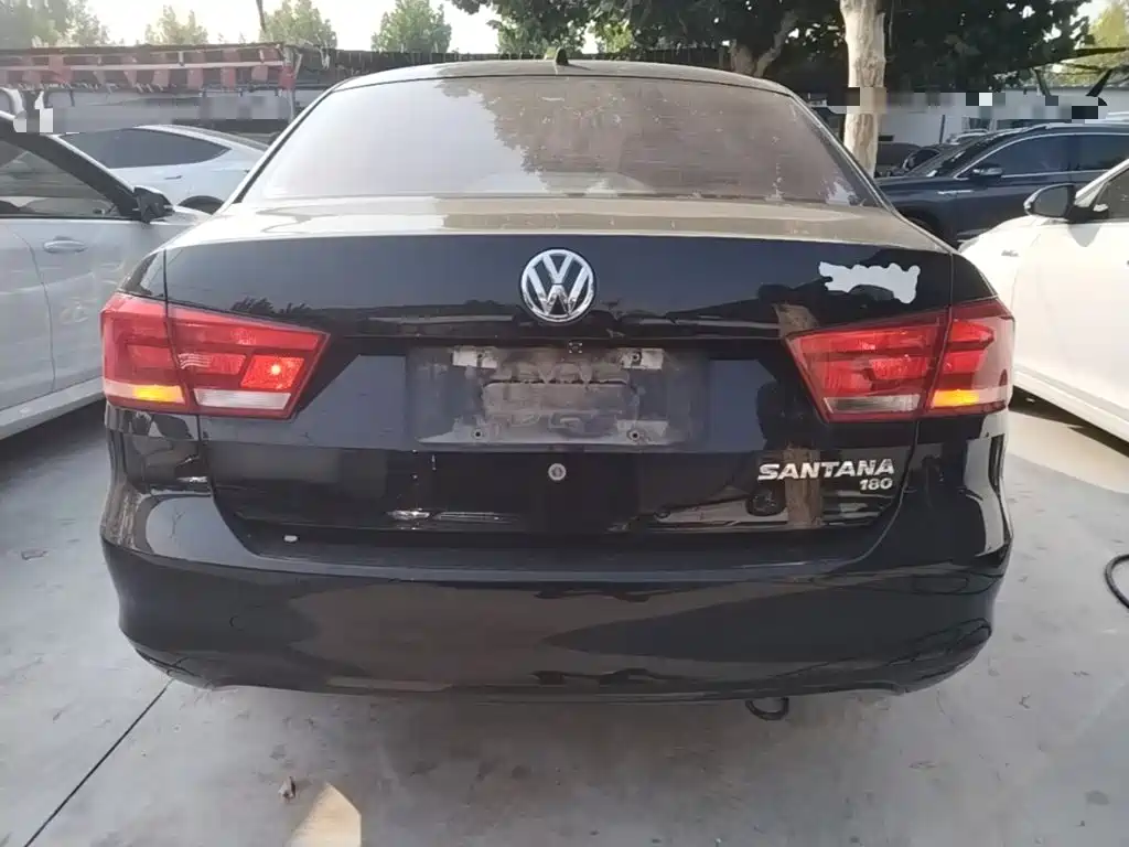 Volkswagen Santana — миниатюра 6